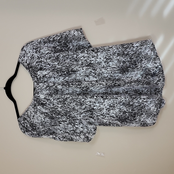 Apt 9 Short Sleeve Blouse - Picture 4 of 4